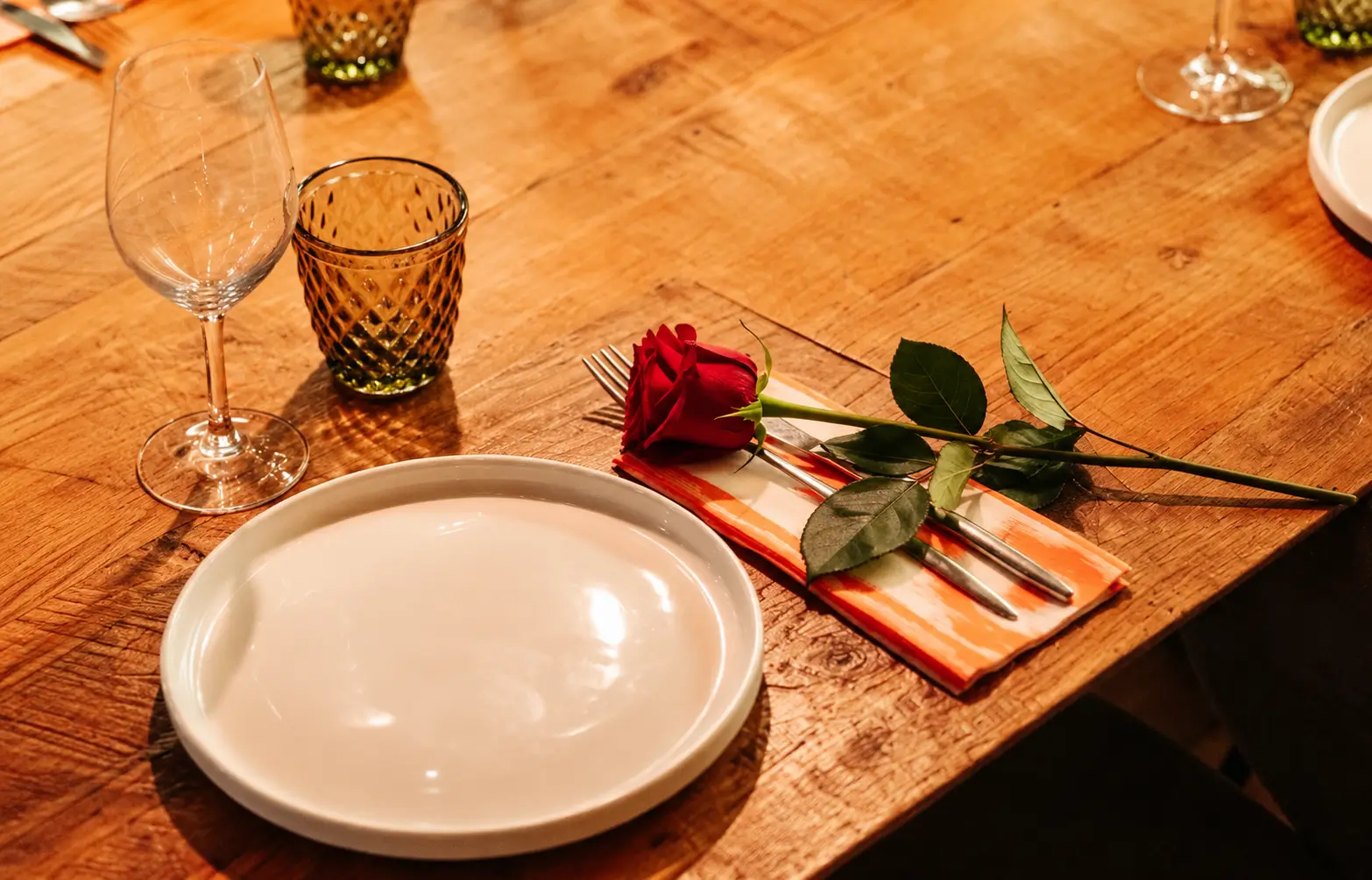 San Valentín en Palma con una rosa de regalo en cada mesa